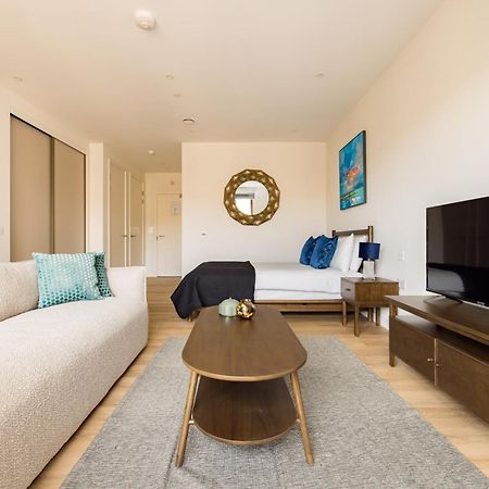 Charles Hope London Greenford Гринфорд Экстерьер фото